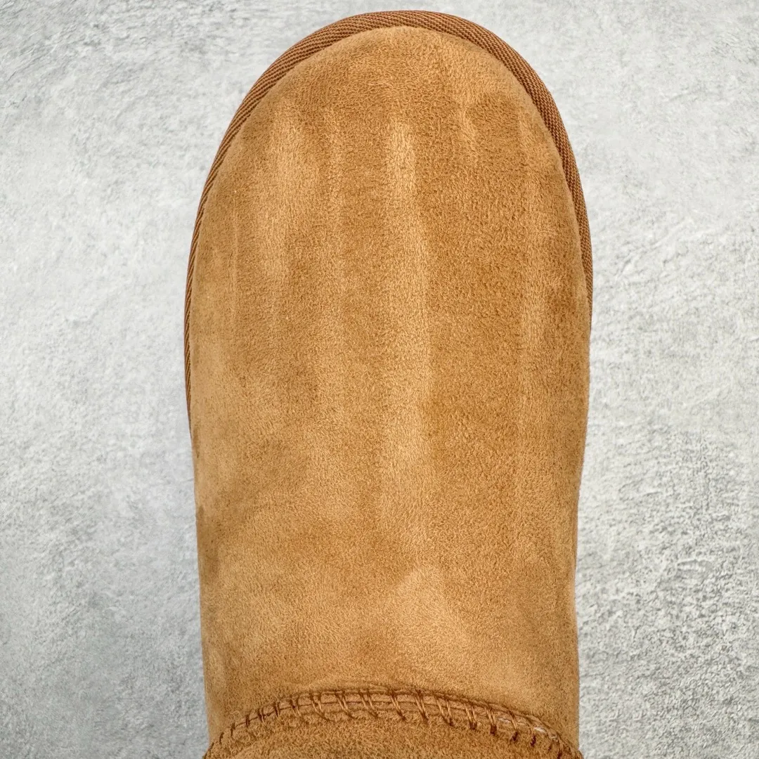 Pick up locally💰520 UGG 6222 Classic short-cut autumn and winter sheepskin and fur integrated snow boots. All shoes are made from the same factory as ZP. Longfeng A-grade Australian imported sheepskin and fur integrated men's and women's boots. Brand OEM production line. Fully follow the ZP process. OEM original pattern maker. Adhering to the principle of no original shoes and no development selection. Pay attention to every detail. The most authentic version on the market. TREADLITE "Light Wing" technology outsole. Lightweight/durable/flexible/pile size: 35 36 37 38 39 40 41 42 43 44 45 Coding: by2936060